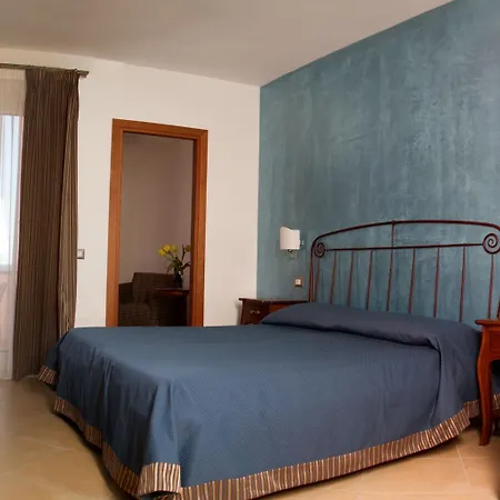 ホテル Boutique Il Castellino Relais ヴィエステ