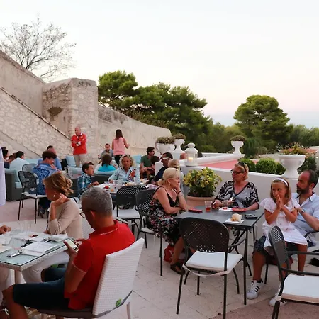 Boutique Il Castellino Relais ホテル 4*